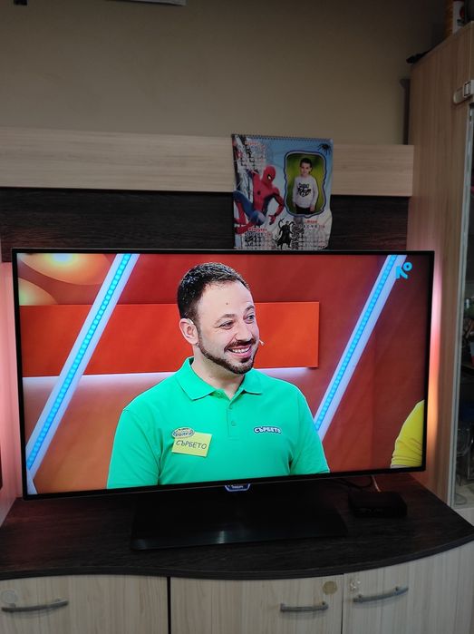 LED Телевизор PHILIPS 48 инча Ambilight