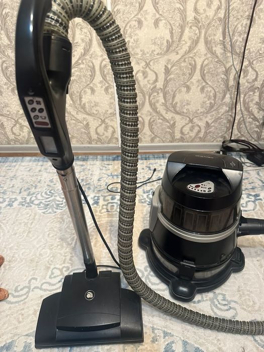Продается пылесос roboclean