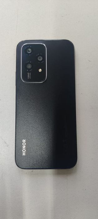 Продам Honor 200 Lite.