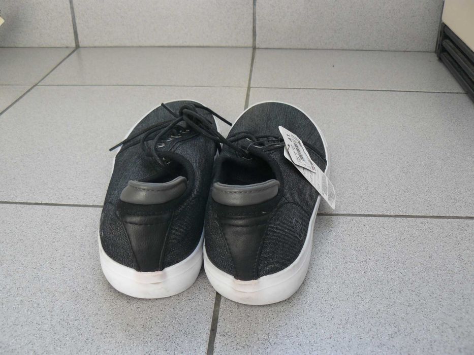 Tenisi Barbati HOUSE CLTH Noi Originali Fara Cutie Negru Marime 41
