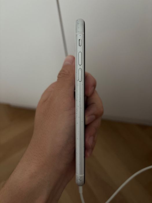 Продаю Iphone XR бу
