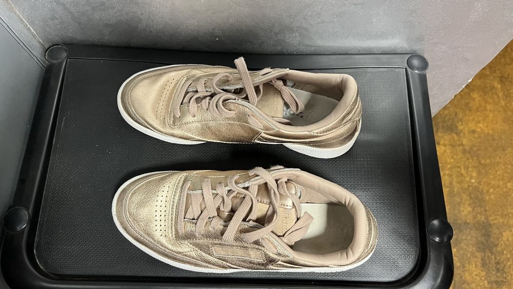 Маратонки кецове reebok златисти ест. Кожа
