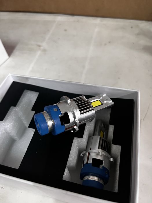 Лед крушки чисто нови