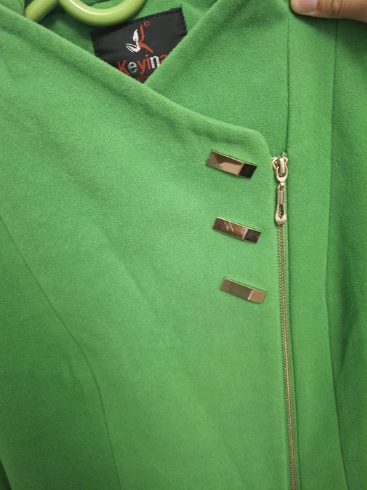 Пальто женская, зеленая