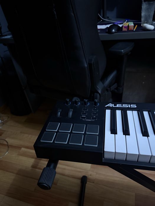 ALESIS V49 MIDI/USB миди Клавиатура
