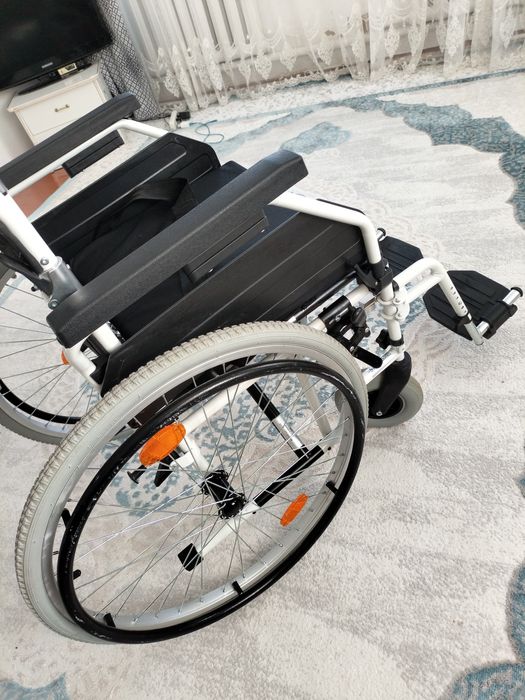 Продам инвалидное кресло