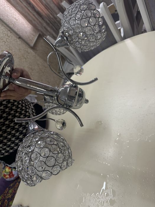 Люста   4  штук.