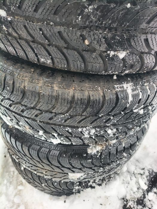 Cauciucuri iarna 185 /65 R15 cu jante tabla dacia Logan sandero