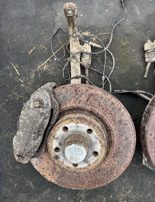 Преден шенкел ляв и десен за Mercedes S класа W221