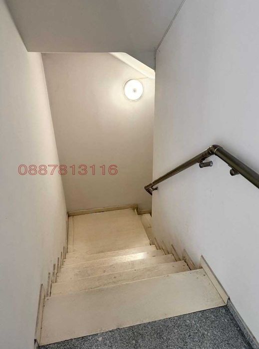 Дава под Наем ГАРАЖ - Лозенец - Зад хотел Маринела (метро Джеймс Баучер)