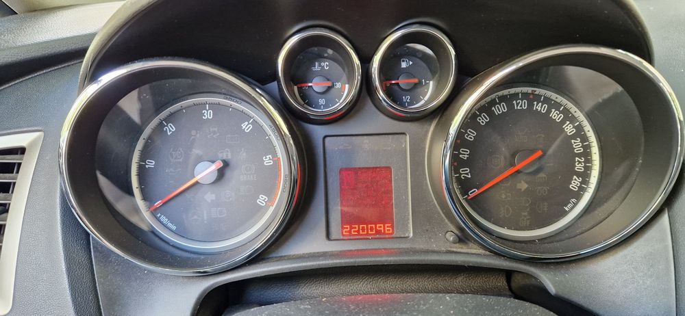 Vând Opel Astra J 1.7 CDTI