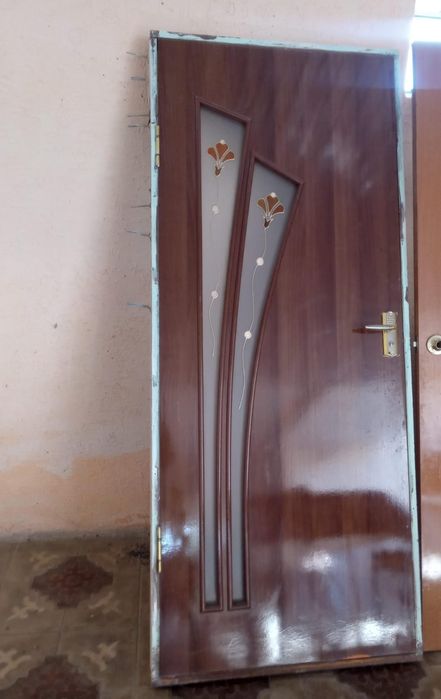 Продам двери цена договорная