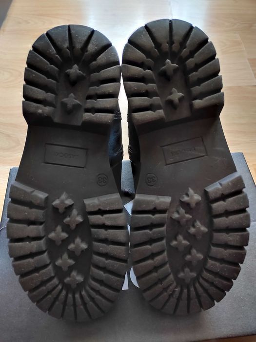 Зимни обувки за момиче. Номер 33. Естествена кожа.