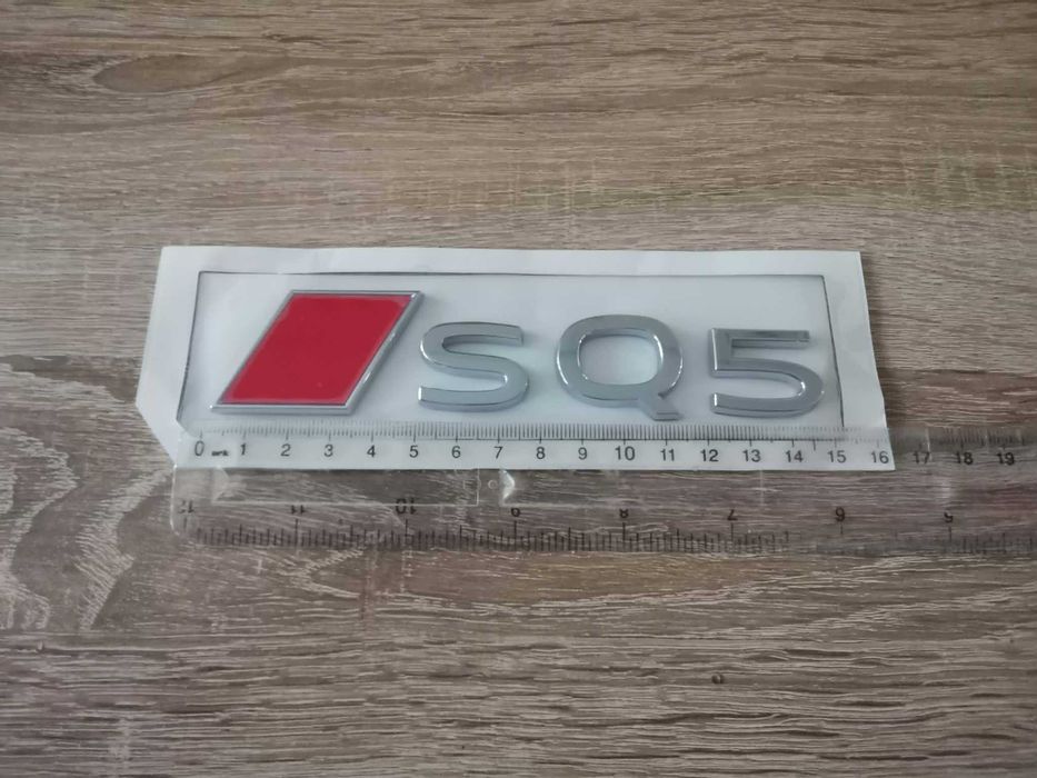 емблема Audi SQ5 нов стил сребристо с червено