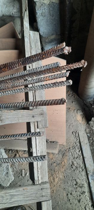 Столб деревянная и кругляк. Арматуры