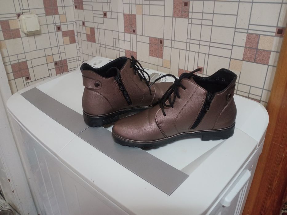 Женские весенние ботинки