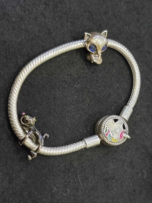 Детска сребърна гривна с елементи