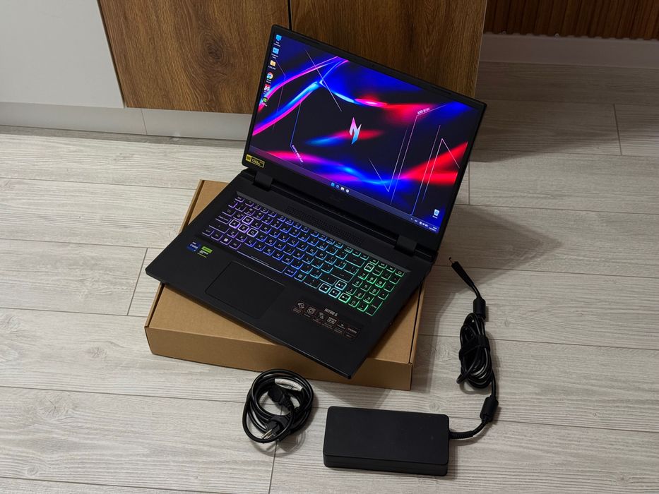 17.3 2K 165hz / i9 12900h / RTX 4060 8gb / 16GB / 512gb / Nitro / RGB