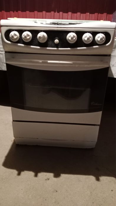 Продам газовую плиту