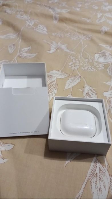 Vand casti apple airpods 4
