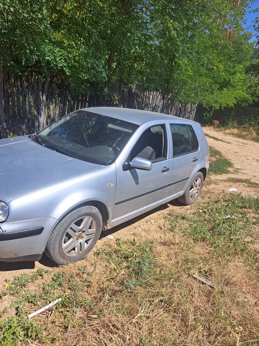 Vând golf 4 1.4 benzina plus GPL
