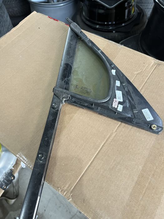 Geam mic fix usa stg fata Porsche Macan 2015-2019