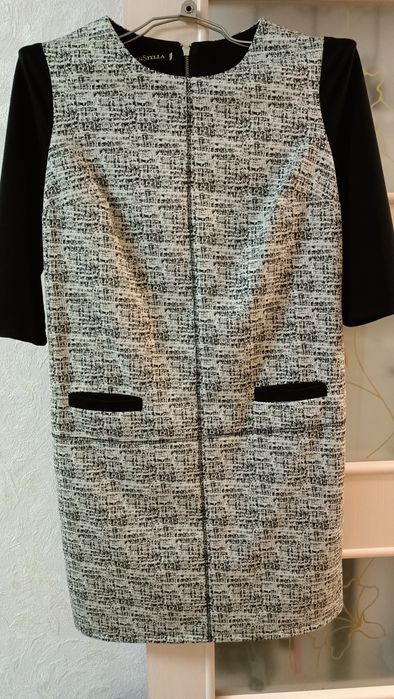 Продам платья разные