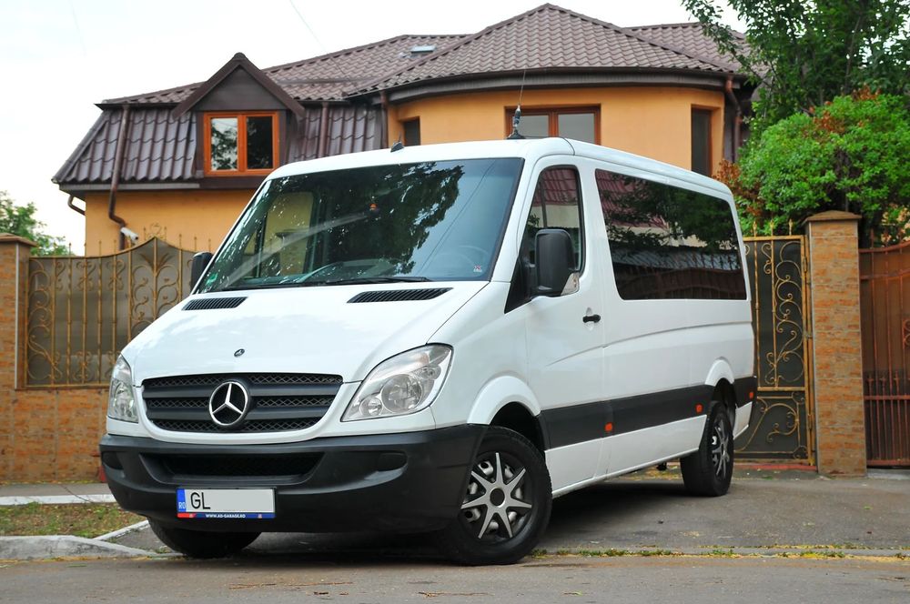 Mercedes-Benz Sprinter 8+1 locuri / Clima
