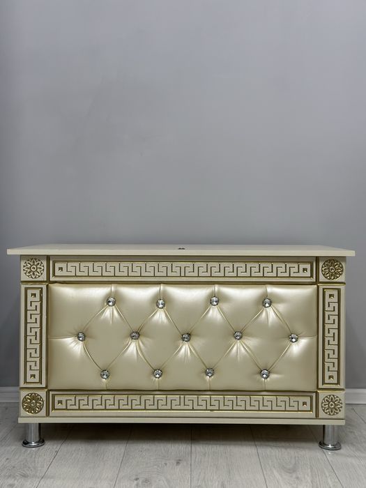 Сундук для хранения вещей.