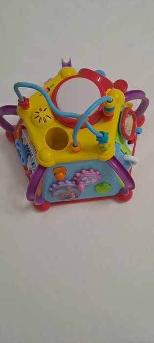 Vând centru muzical de activități copii