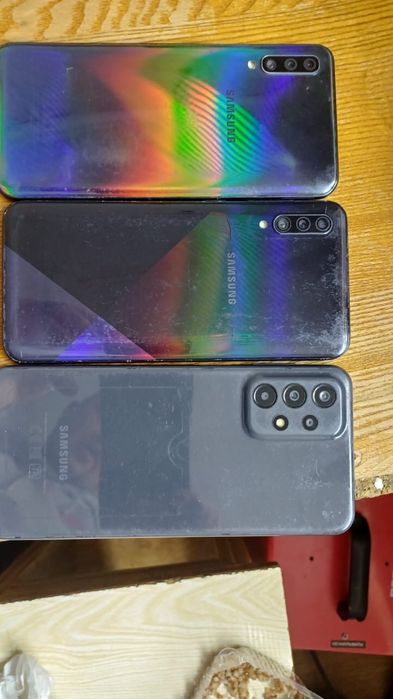 Продам несколько телефонов рабочие