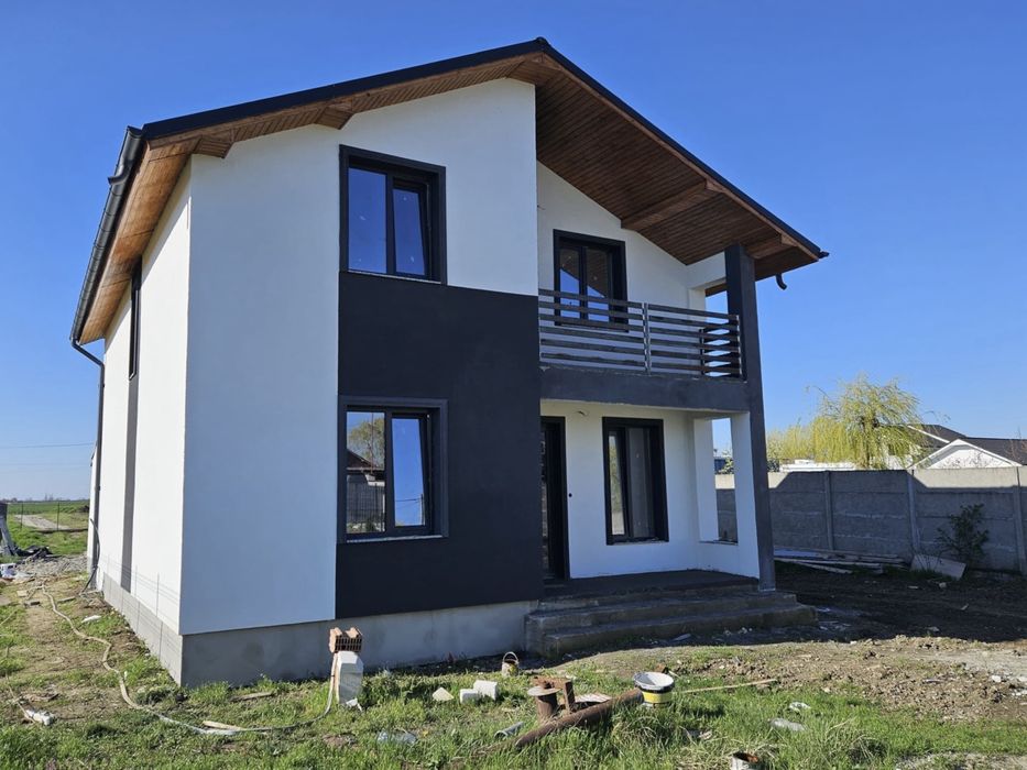 Vând casă la 8 minute de Slatina