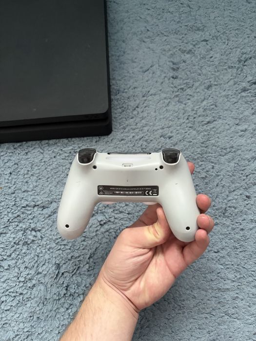 Ps4/Playstation 4 slim