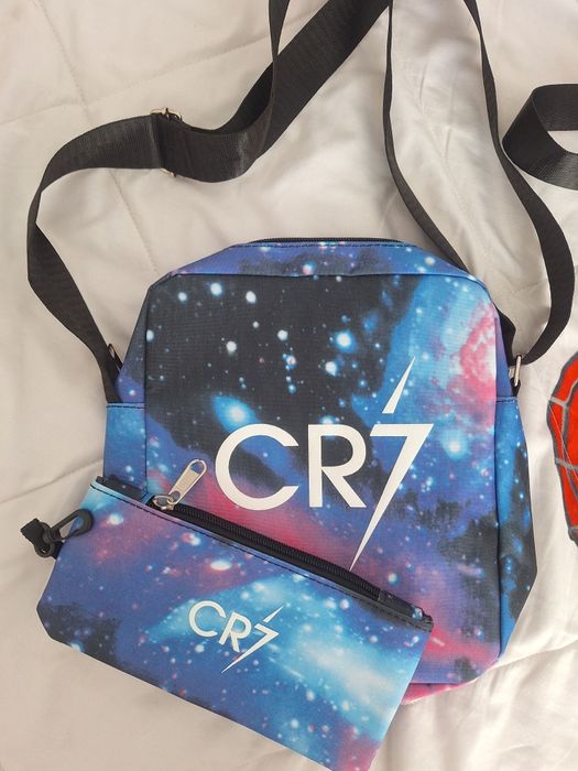 Две чисто нови ученически раници