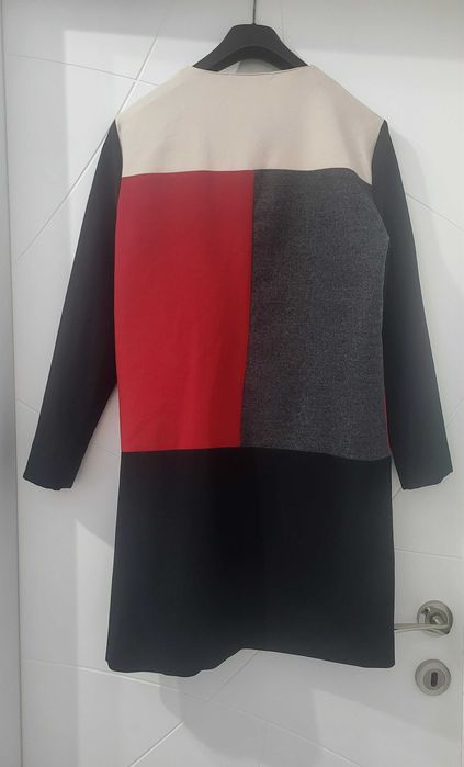 Ефектна рокля ZARA