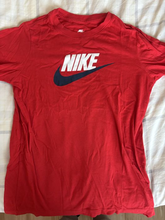 Юношески нови тениски на Nike