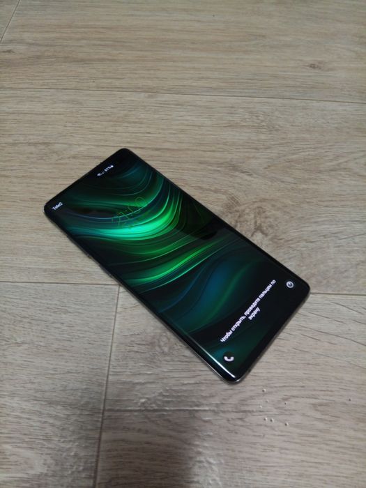 (Samsung s10 + ) обменяю