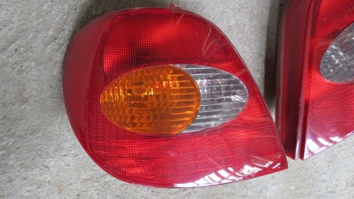 Промоция!! Стоп стопове Фар Фарове Toyota Avensis хечбек