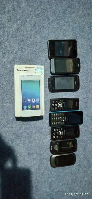 Телефони за части