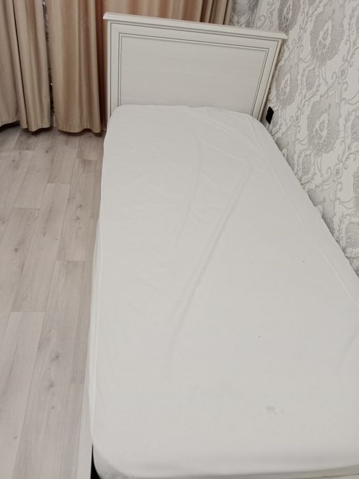 Продам кровать от компани Tiffani