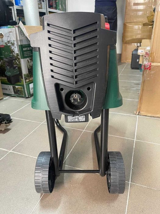 Tocător resturi vegetale Bosch AXT 25 TC 2500 W cu turbină