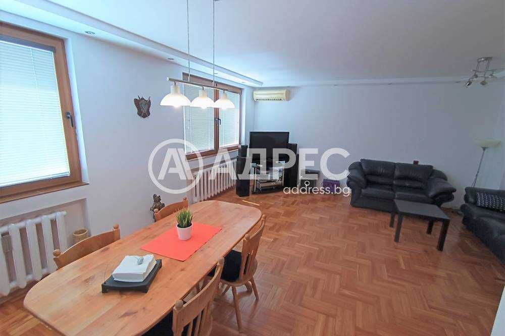 Дава се под наем Тристаен апартамент в Разград, Освобождение - 97 кв.м за 122400 € - Снимка #2