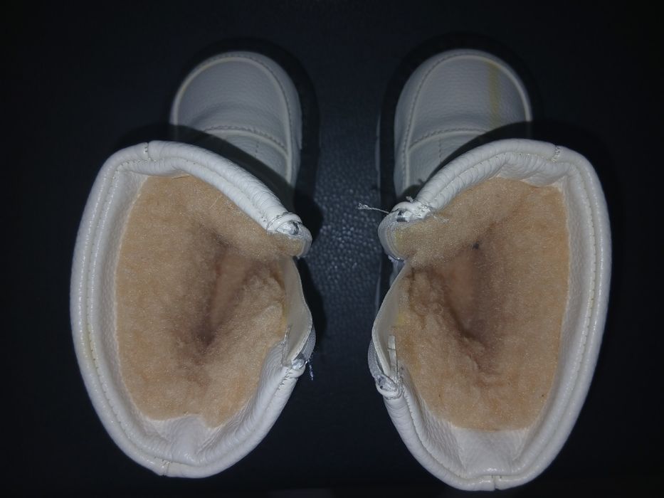 Продам детские угги 23 р.