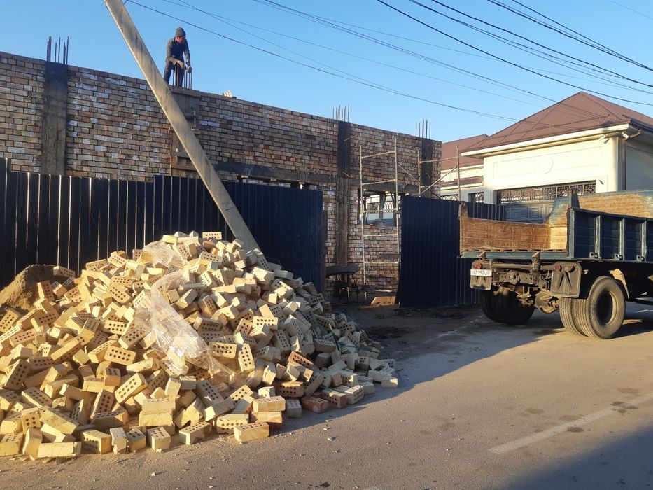 Кирпичи даставка