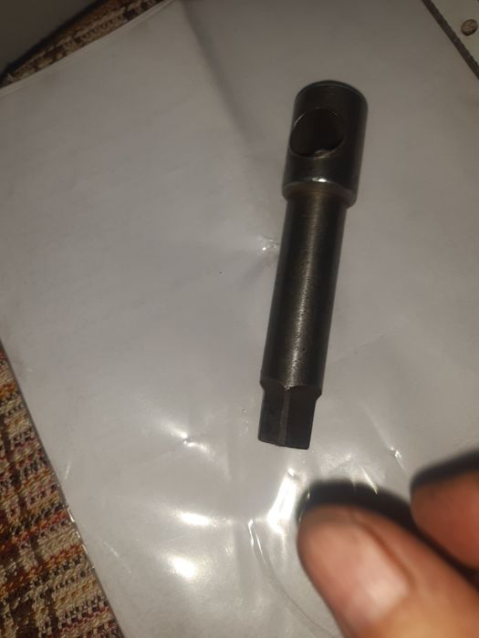 Ключ товарного патрона 250мм продам