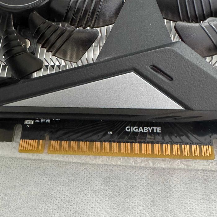 Видеокарта GTX 1650 4gb