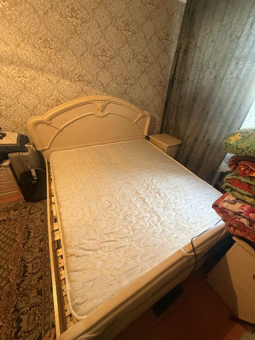 Спальный кровать