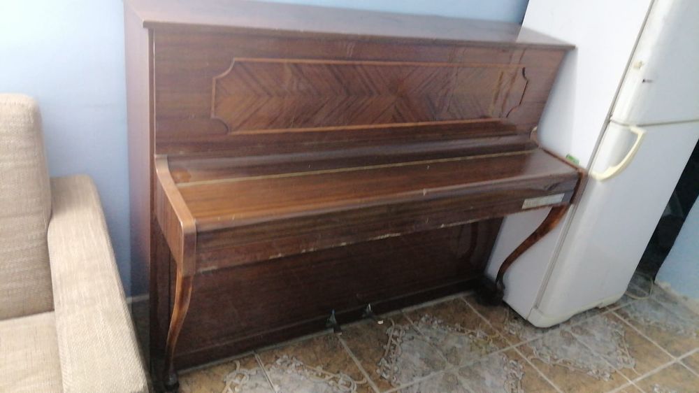 Пианино продам..