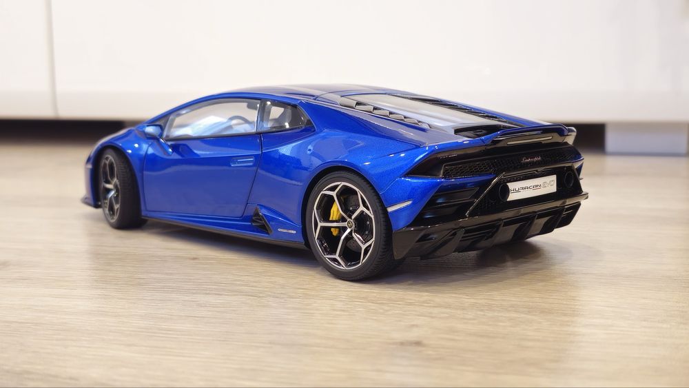 1:18 Колекционерски модели 1:18 Autoart Minichamps LCD