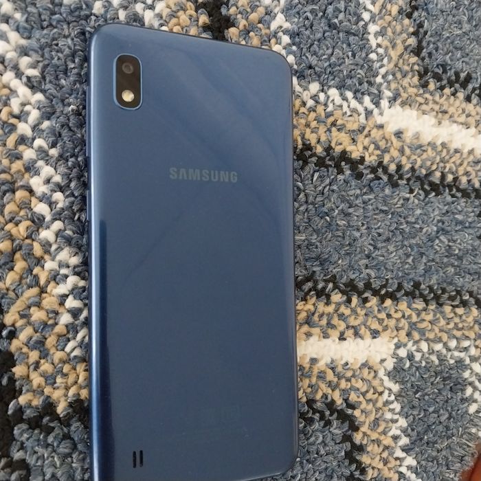 SAMSUNG A 10 rabotaet xoroso